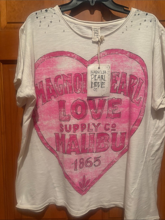 Magnolia Pearl Tops - Magnolia Pearl White Tee with Pink Heart Graphic